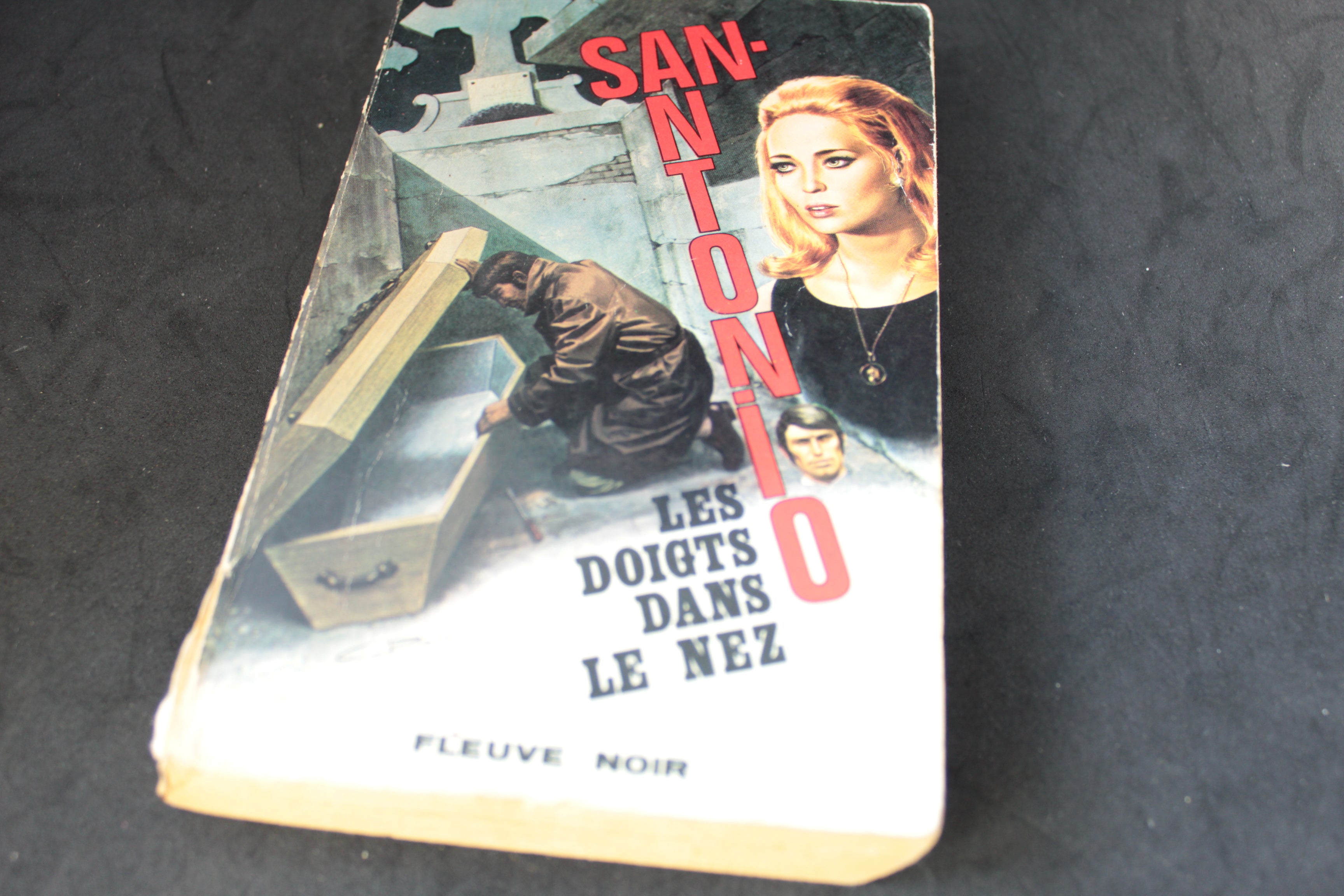 San-Antonio – Les doigts dans le nez (Frédéric Dard) – Fleuve Noir 1972 – Polar français vintage