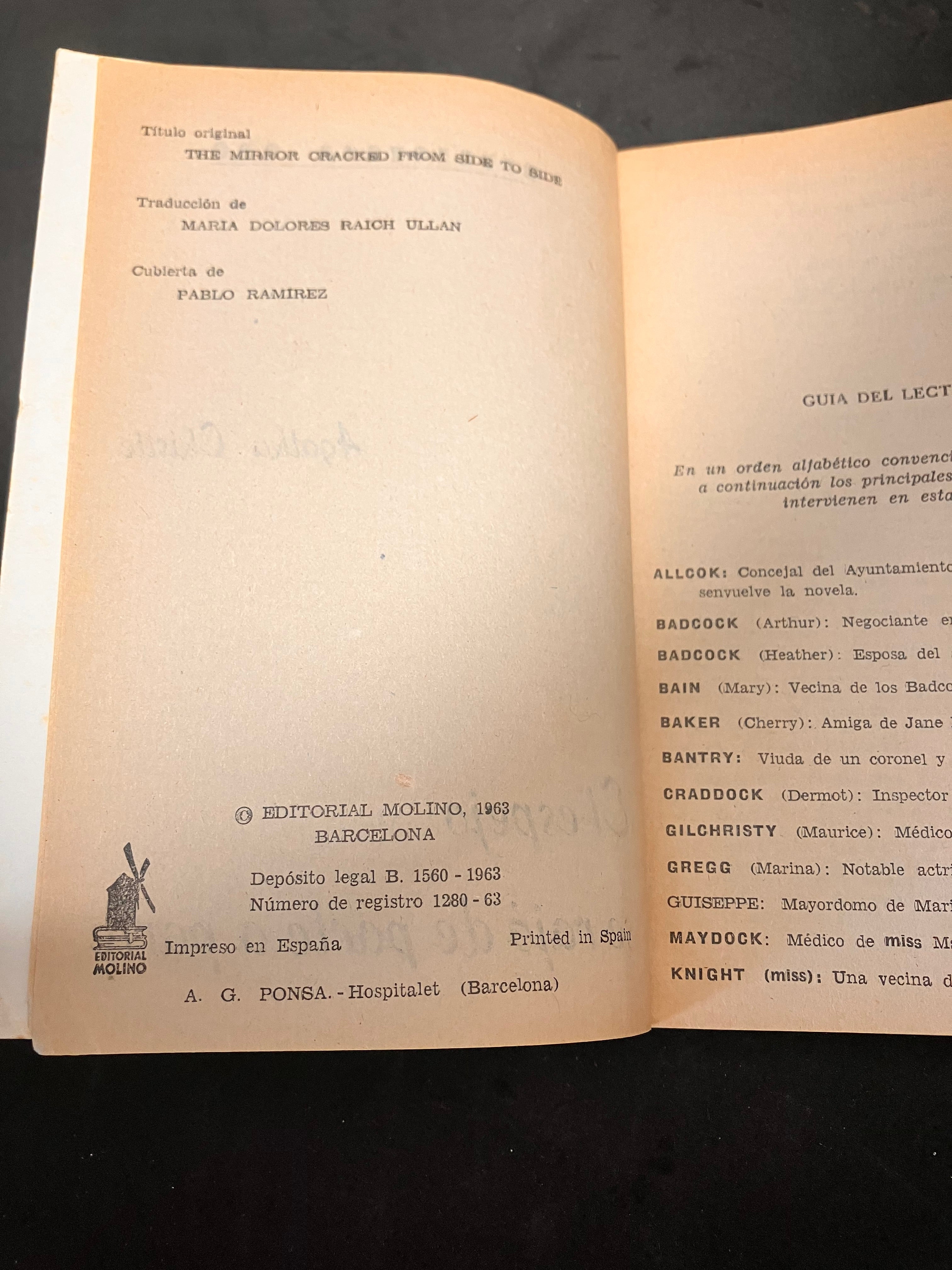 El espejo se rajó de parte a parte – Agatha Christie (Editorial Molino, Biblioteca Oro, 1963, trad. María Dolores Raich Ullan, couv. Pablo Ramírez)