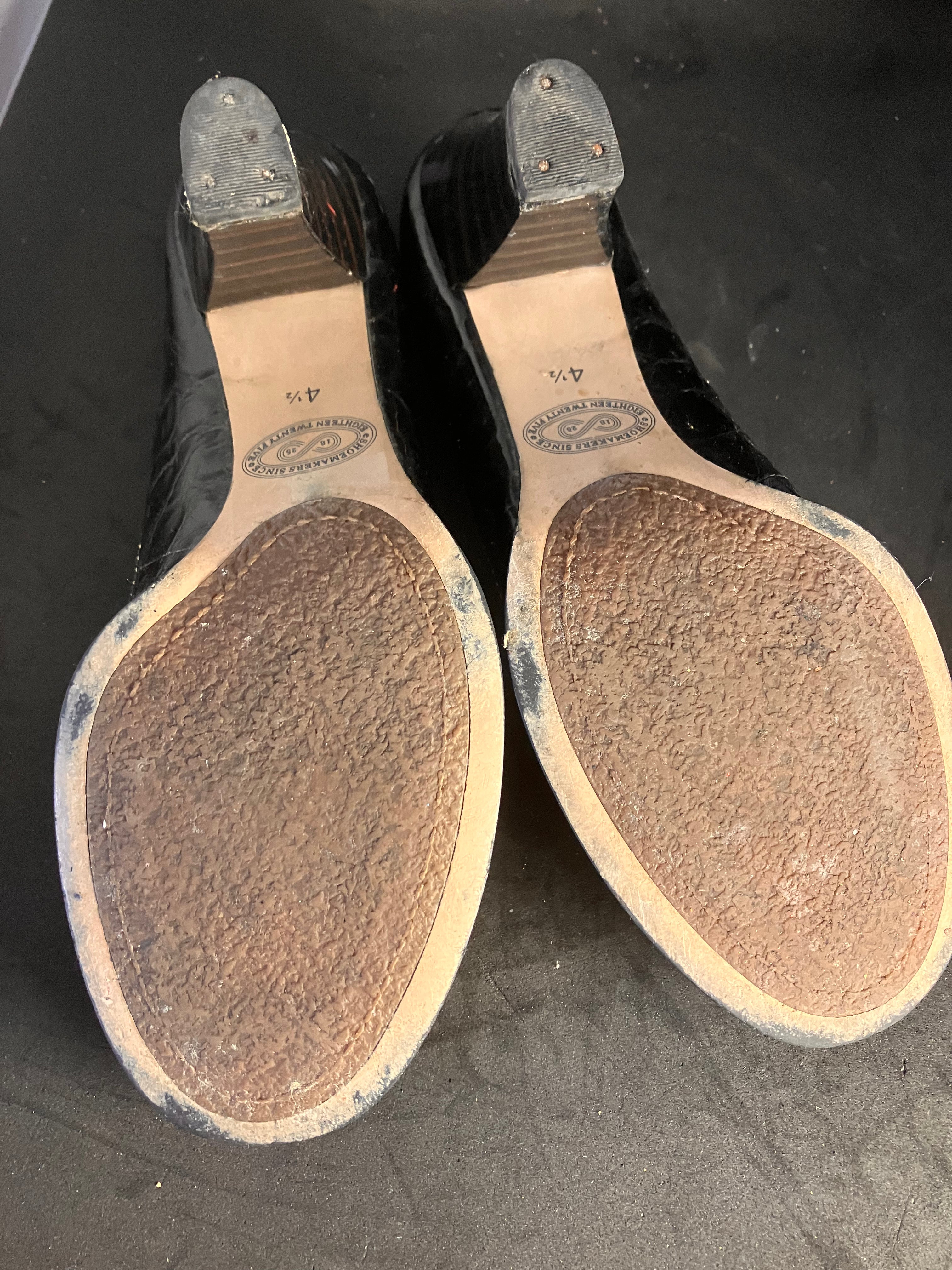 Escarpins Clarks en cuir verni noir avec nœud – Taille 41.5