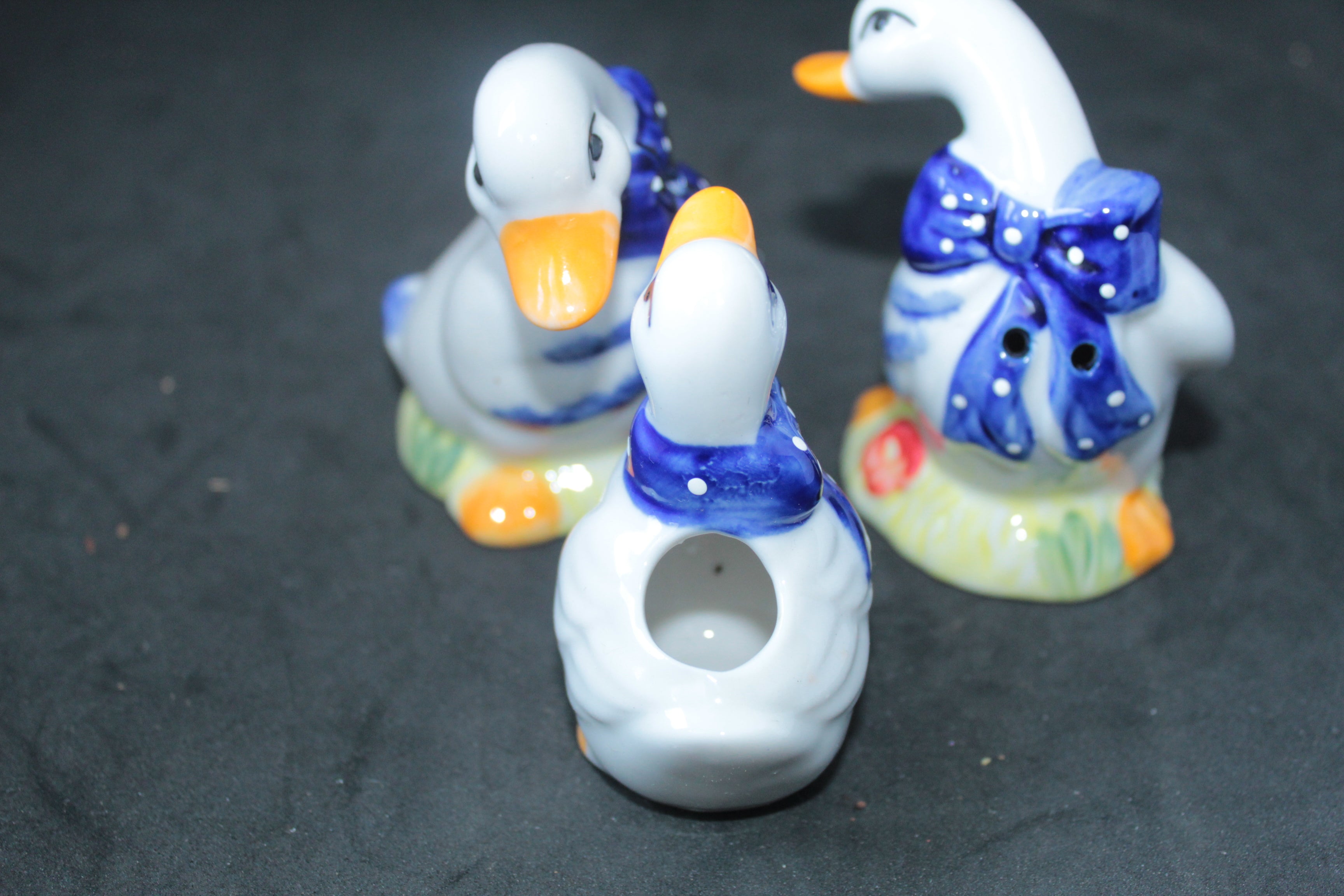 Salière, poivrière et pot à moutarde en céramique – Service canards vintage