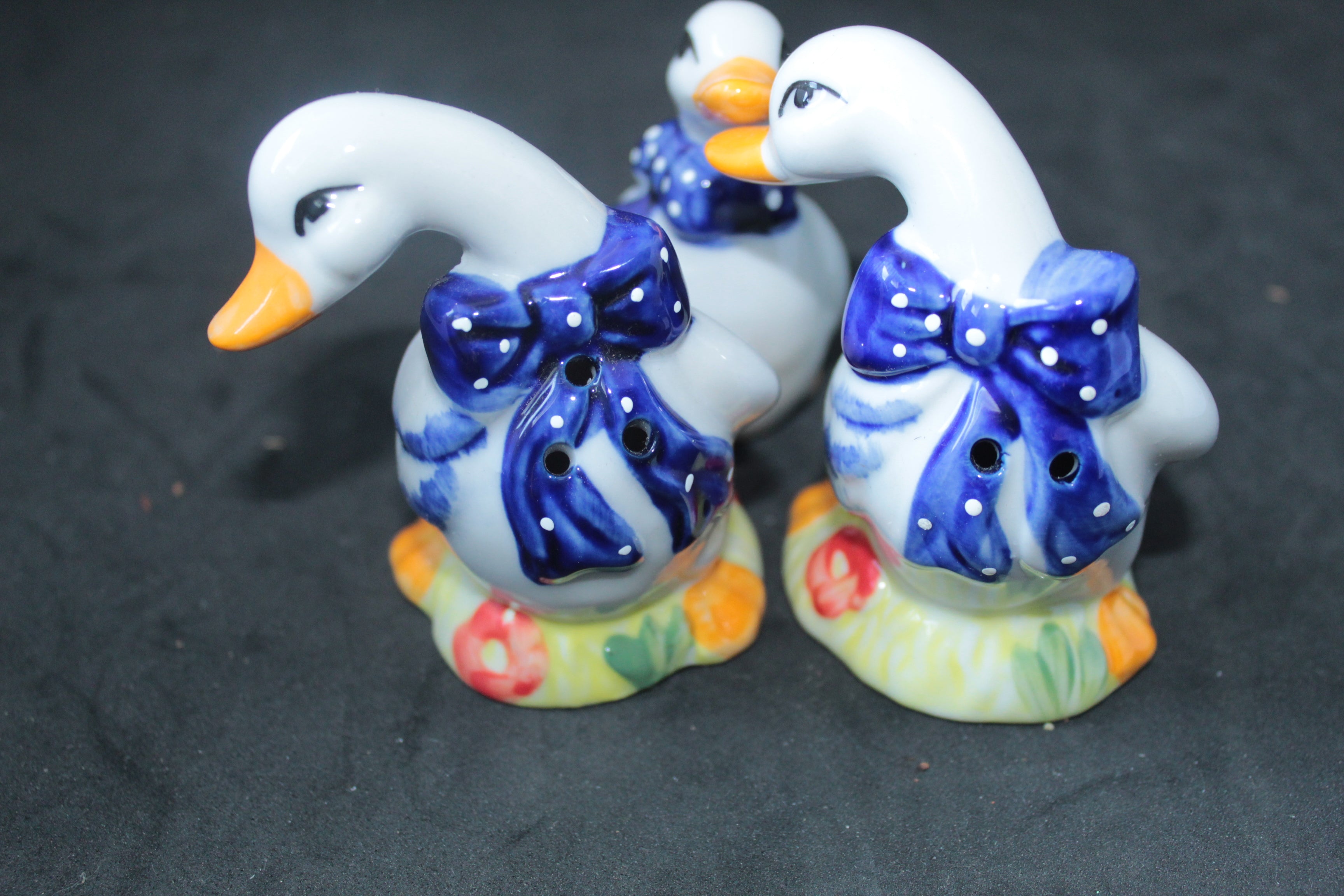 Salière, poivrière et pot à moutarde en céramique – Service canards vintage