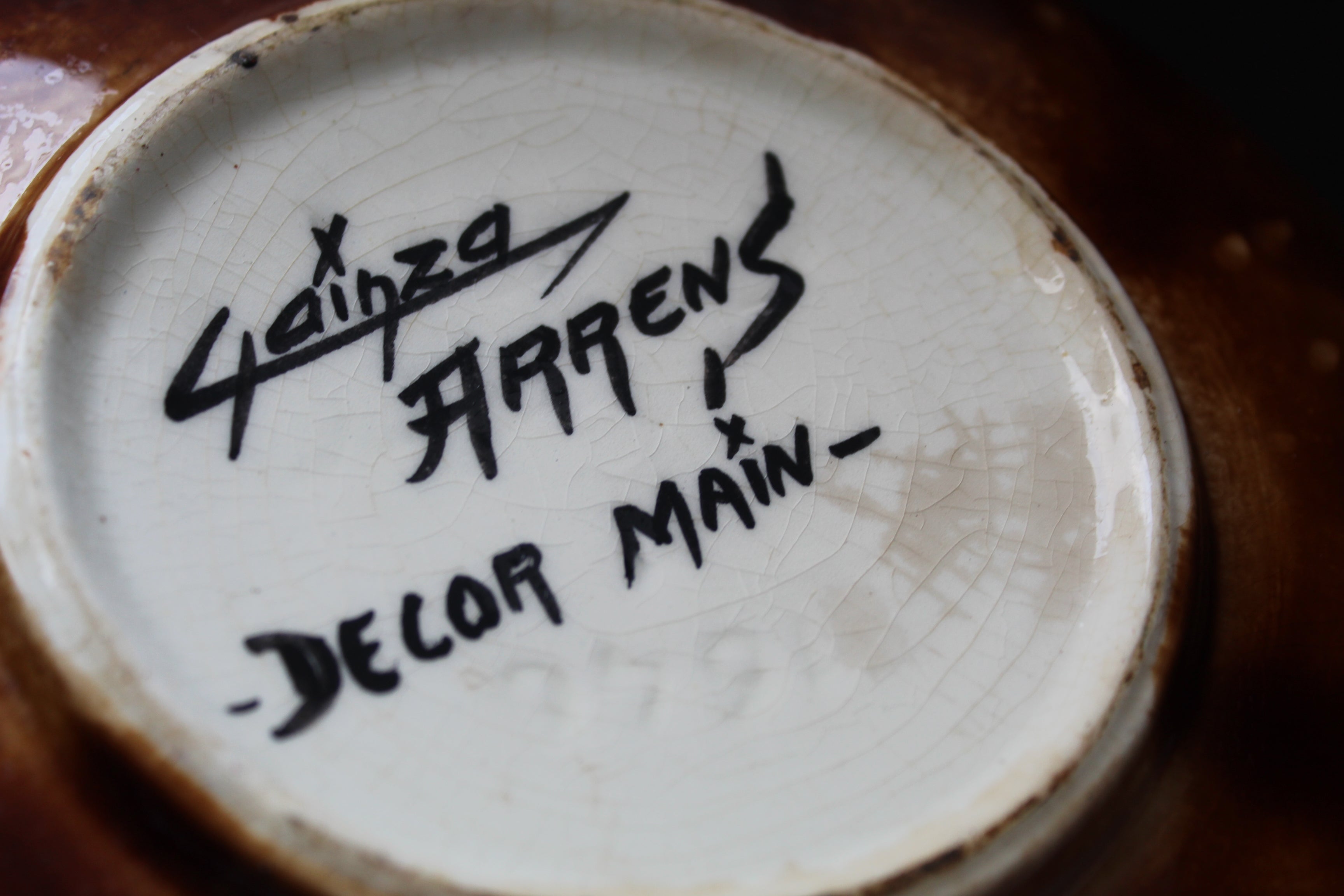 Grande Coupe en Faïence – Atelier Gainza Arrens (Pyrénées) – Décor Main – 26 cm