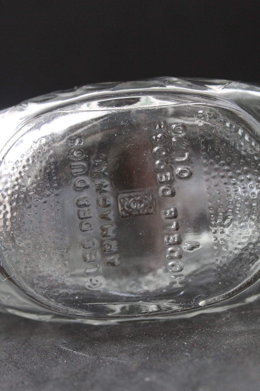 Carafe Clés des Ducs – Armagnac – Bouteille Vintage en Verre Martelé