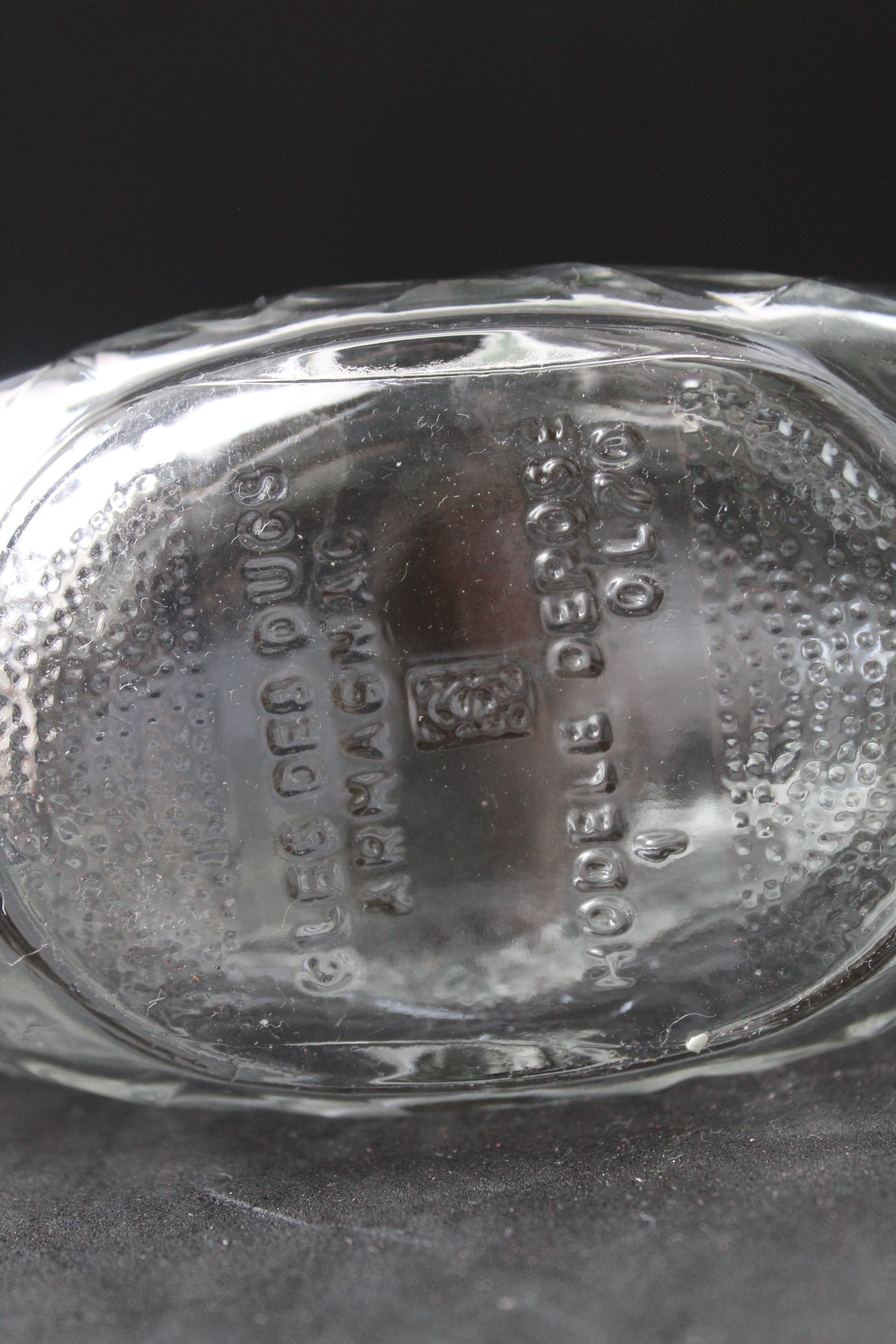 Carafe Clés des Ducs – Armagnac – Bouteille Vintage en Verre Martelé