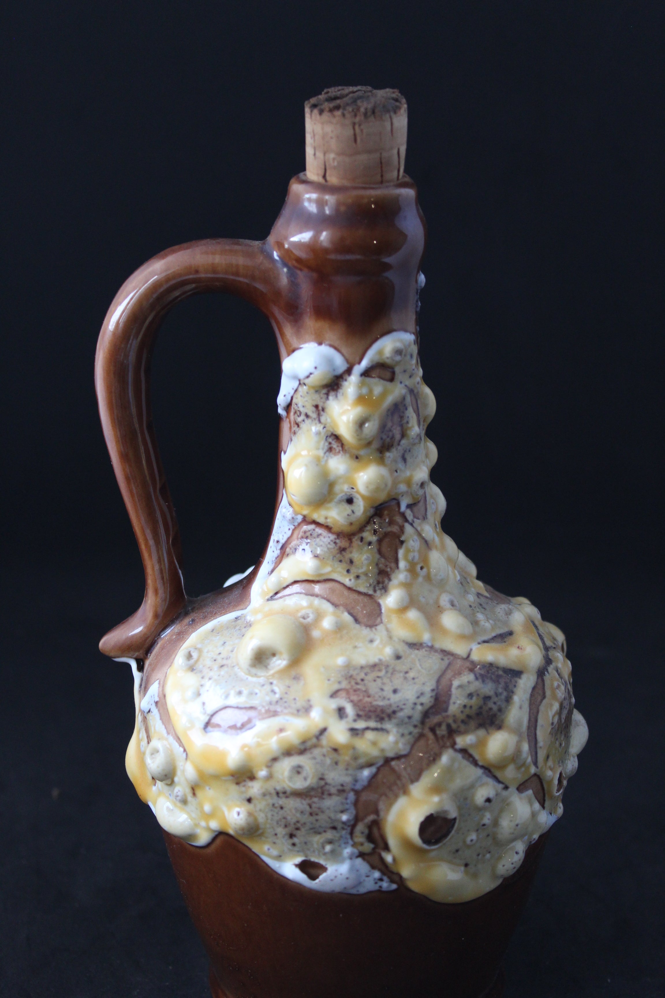 Cruche vintage en céramique – glaçure « Lava Drip » – années 70