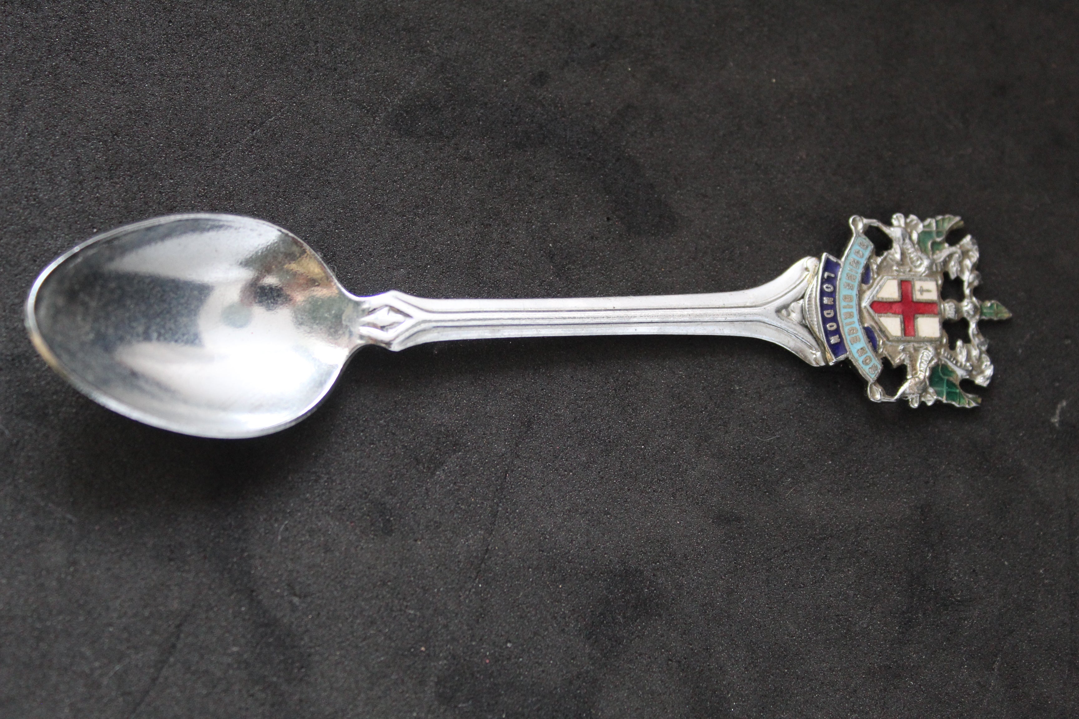Cuillère Souvenir Vintage – City of London – Armoiries Émaillées – Métal Argenté