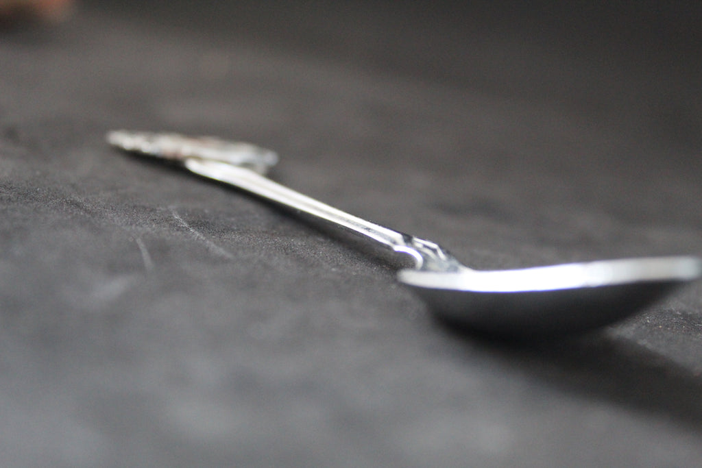 Cuillère Souvenir Vintage – City of London – Armoiries Émaillées – Métal Argenté