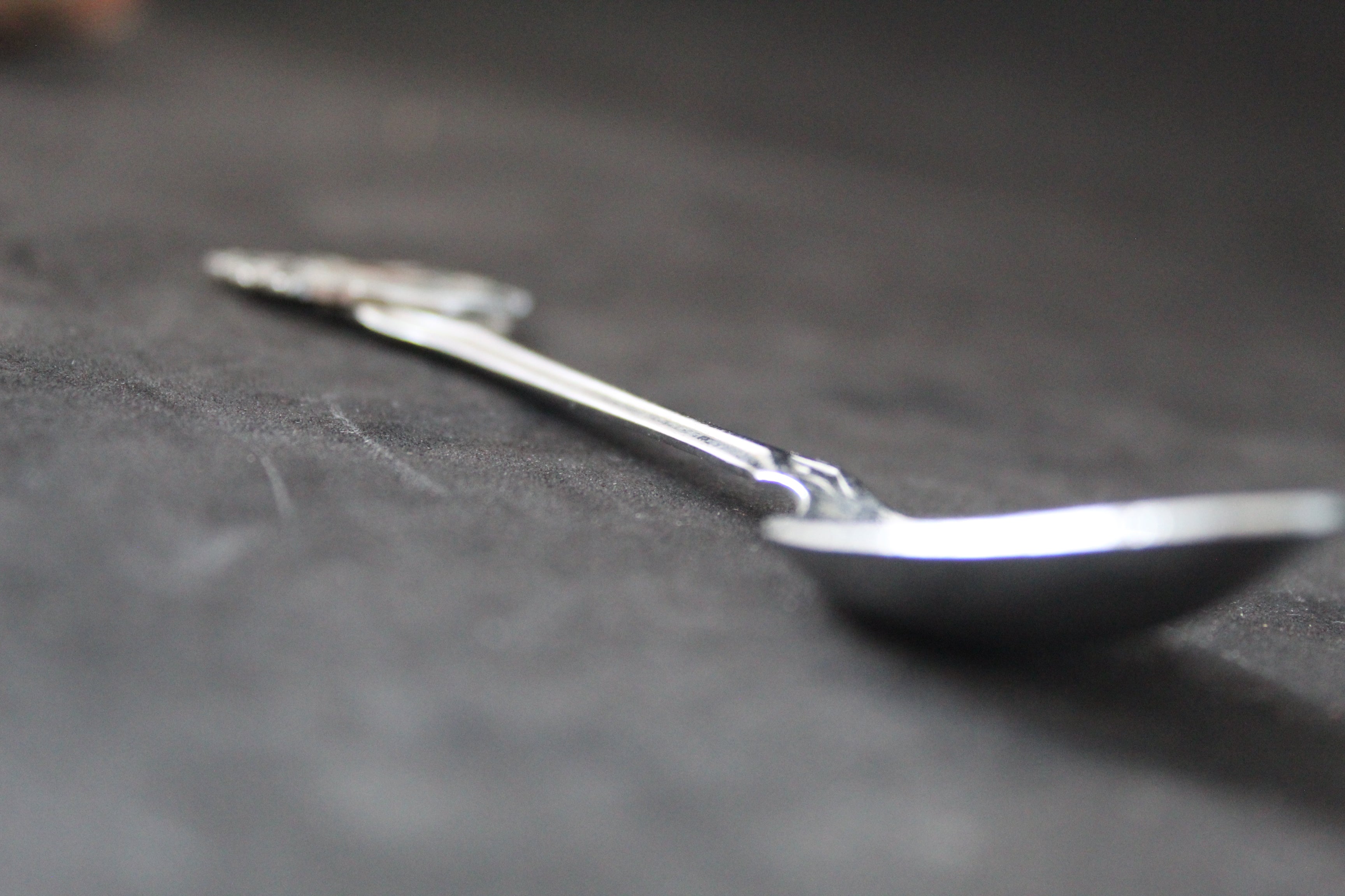 Cuillère Souvenir Vintage – City of London – Armoiries Émaillées – Métal Argenté