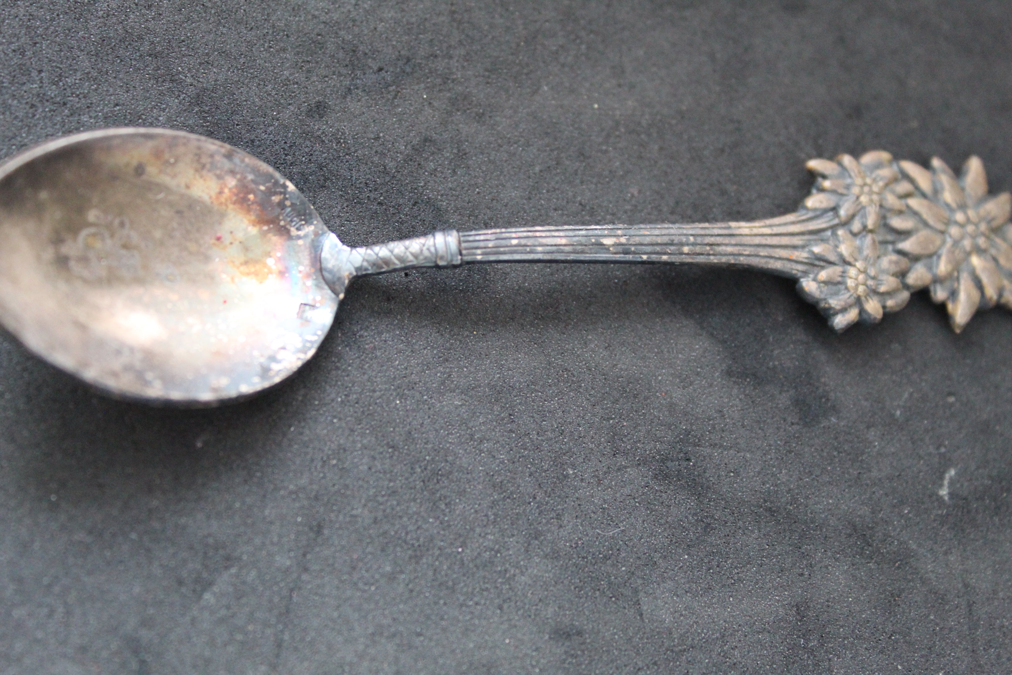 Cuillère Souvenir Vintage – Châtel – Décor Edelweiss – Métal argenté