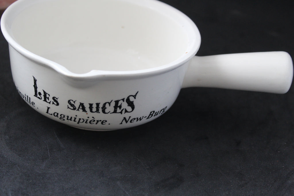 Saucière GIEN – Modèle “Les Sauces” – Faïence française – Vintage – Inscription noire