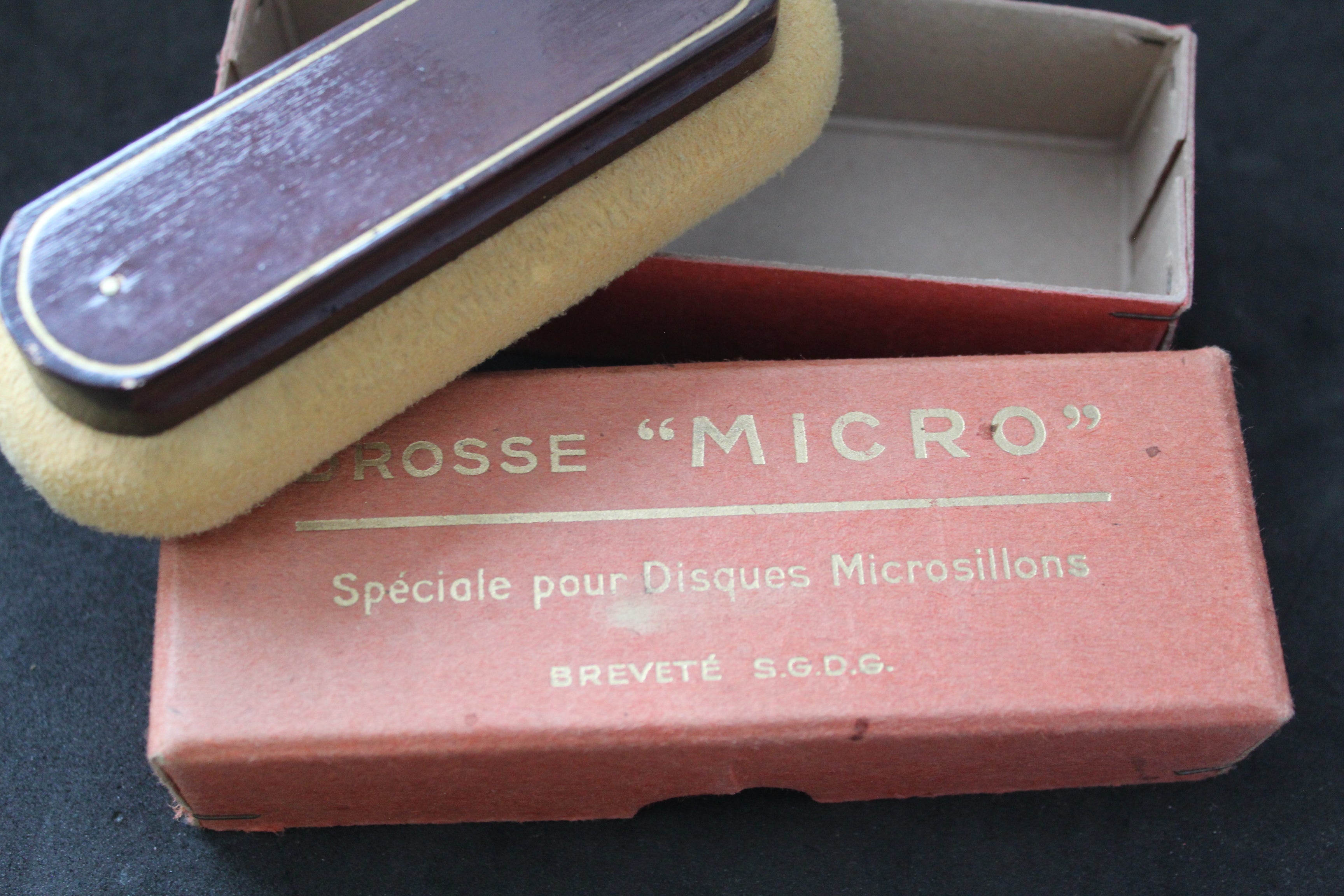 Brosse MICRO vintage pour disques vinyles – Avec boîte d’origine (Breveté S.G.D.G.)