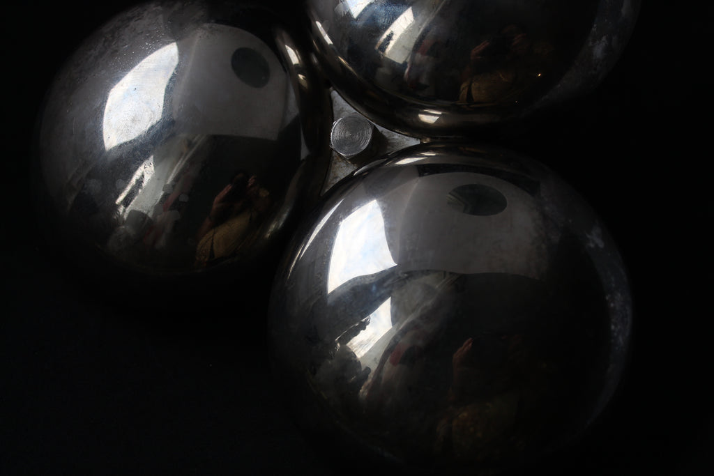 Mendiant vintage 3 coupelles en métal argenté – Motif pomme de pin sculptée