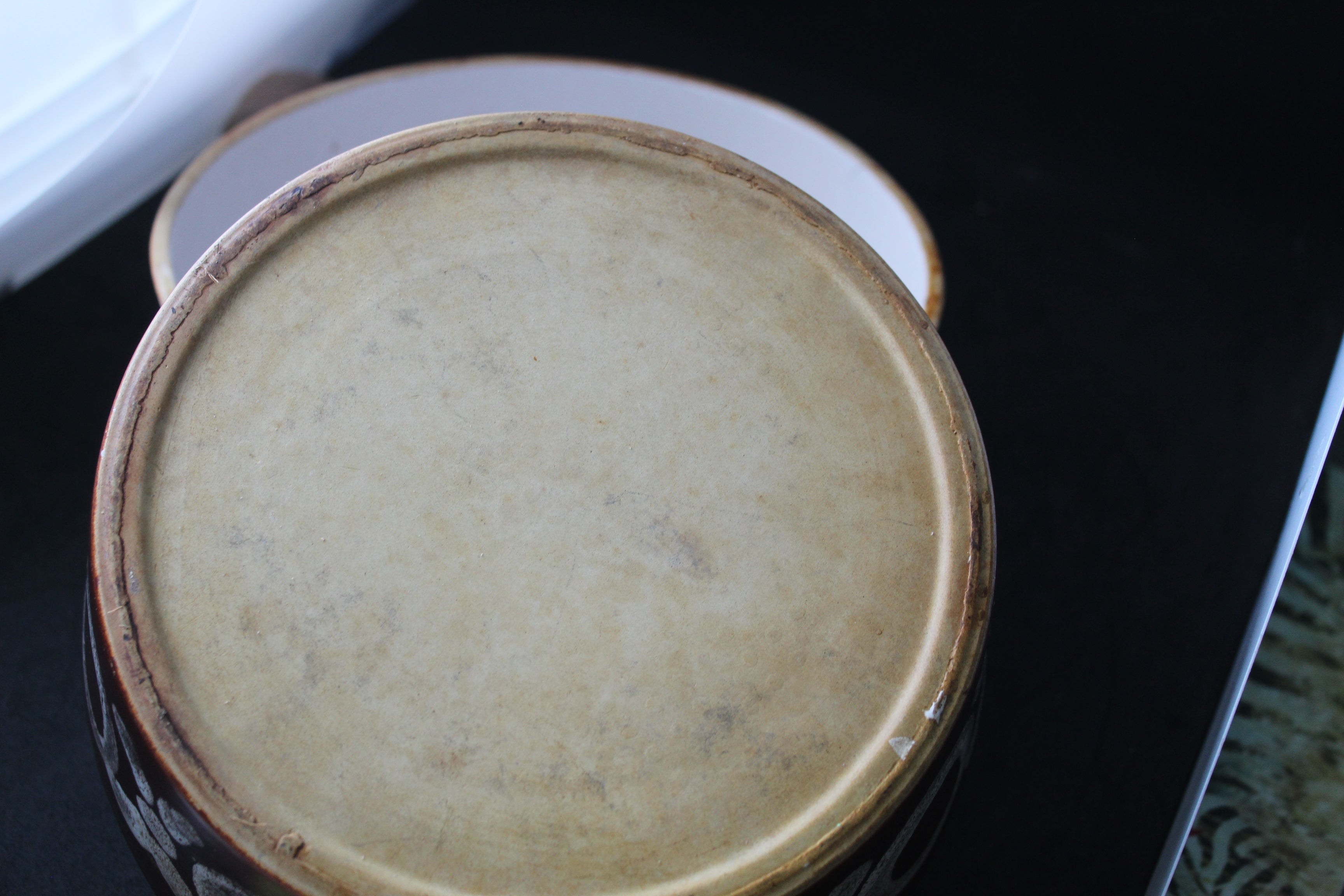 Set de 2 plats vintage en céramique – Motifs bohèmes peints à la main