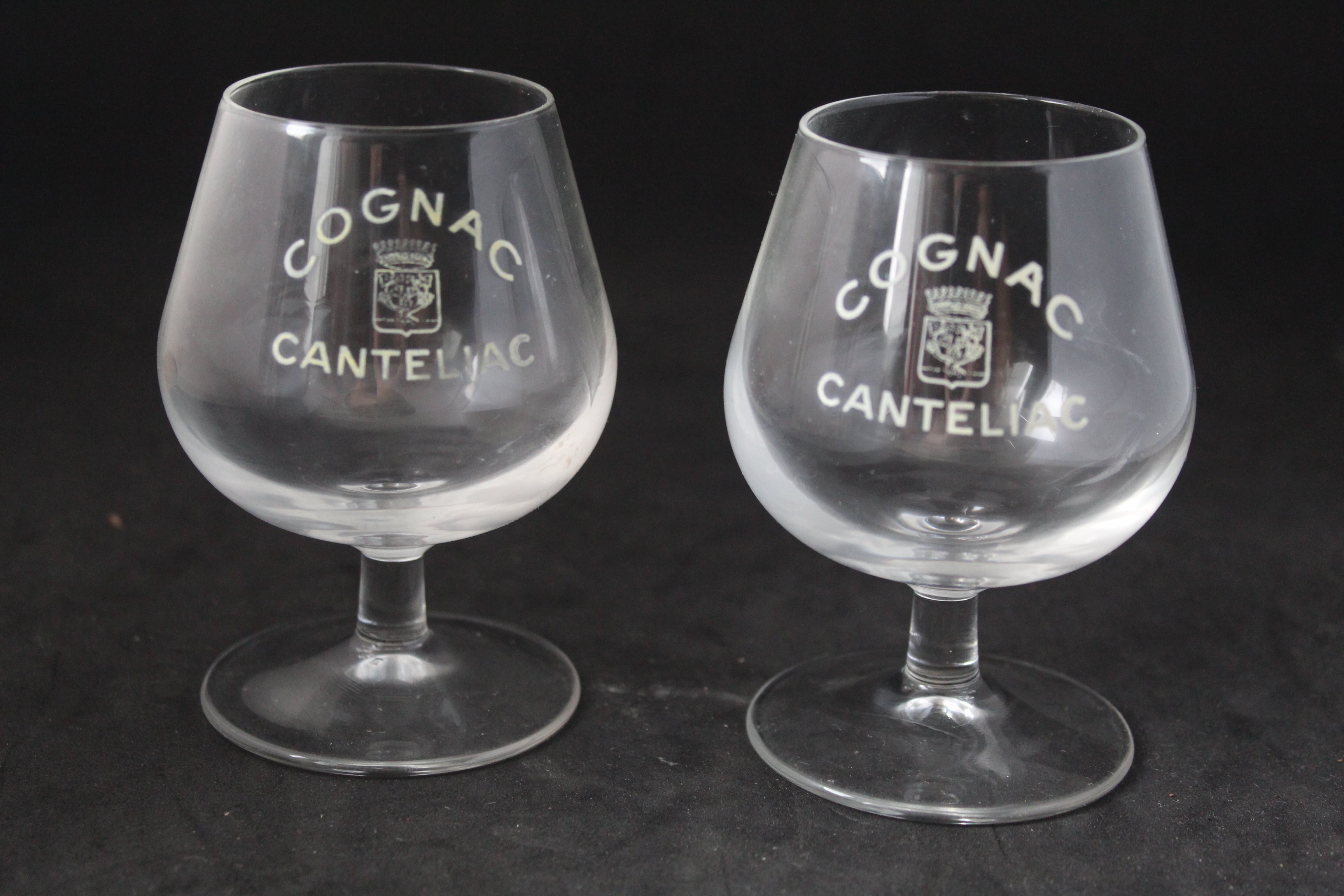 Lot de 2 verres à cognac – Cognac CANTELIAC – Gravure blanche