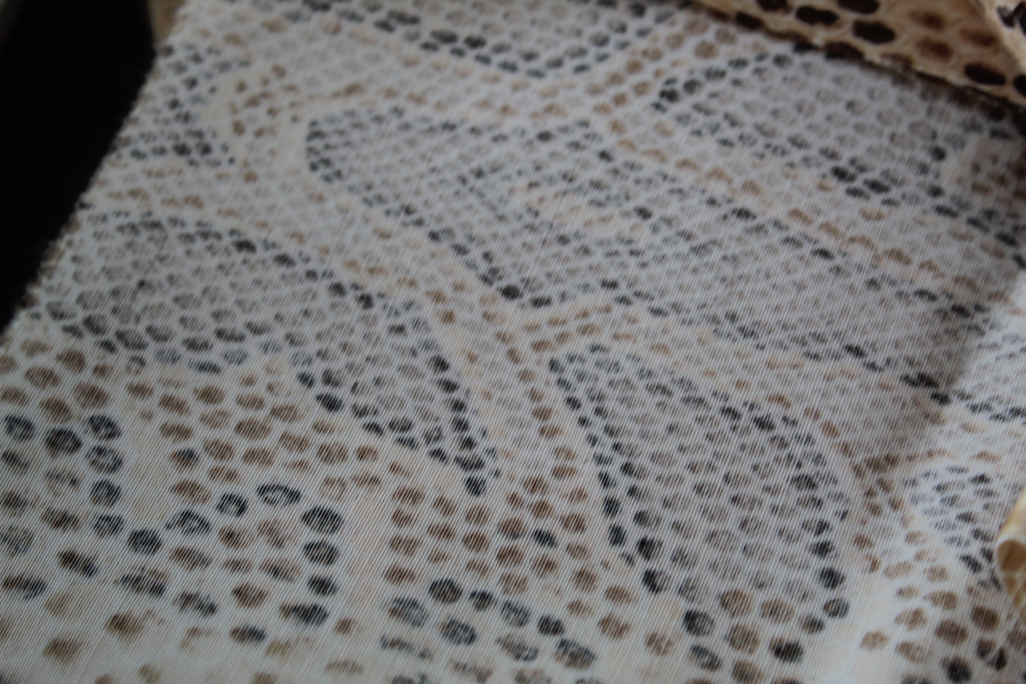 2 Chutes  de tissu motif python – Beige & marron