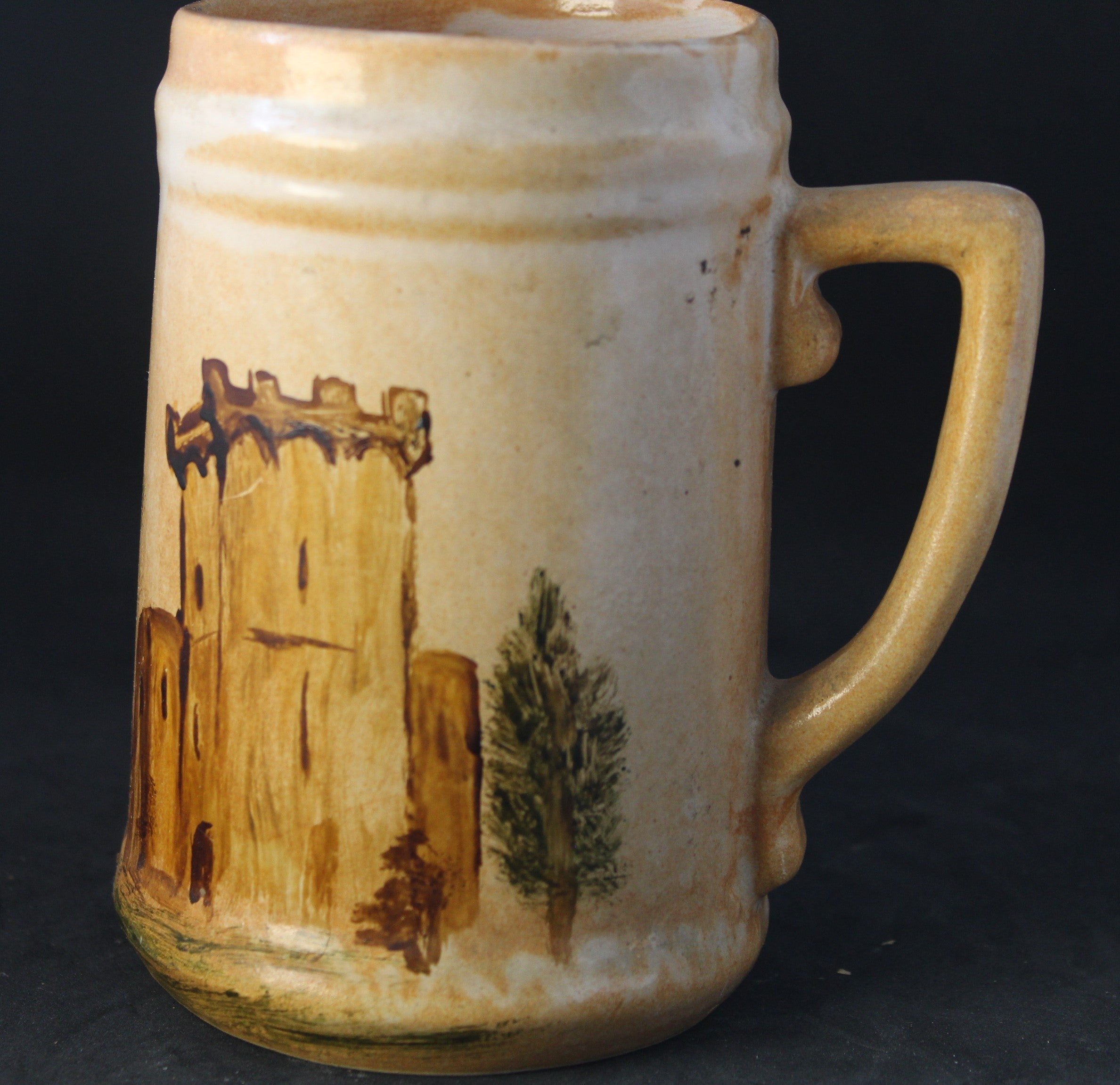 Chope artisanale en céramique – Peint Main signé C. Ducas – Château médiéval stylisé